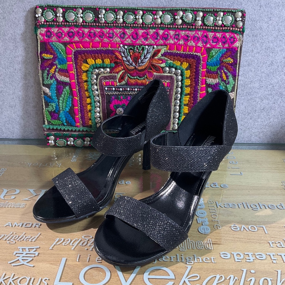 UNLISTED A Kenneth Cole Production Shoes Black Sandals 8